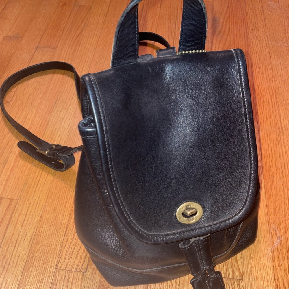 Cute black Coach vintage backpack really good condition